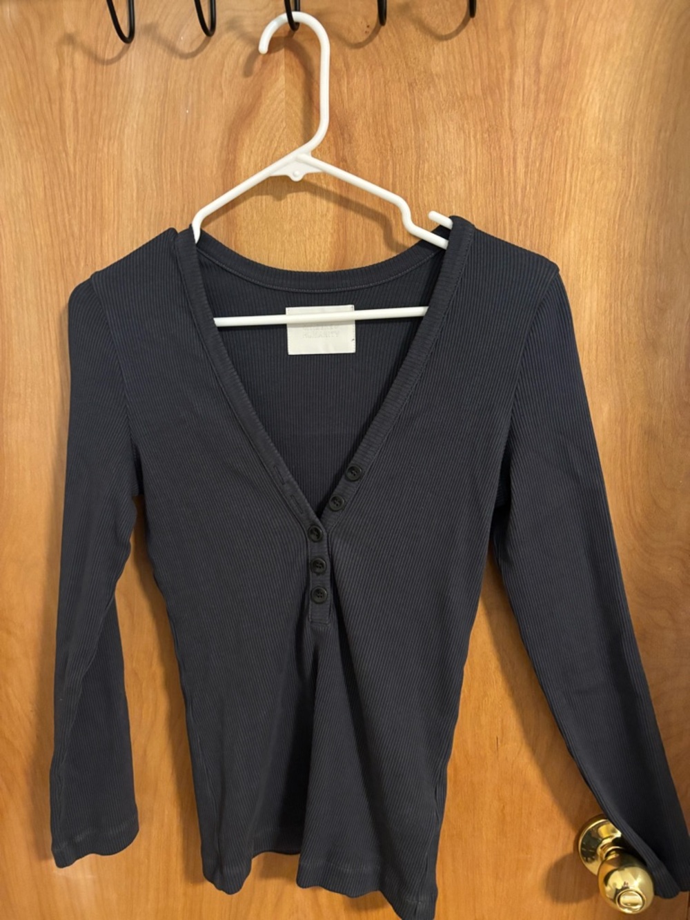 Varra Henley from Citizens of Humanity In Mineral Navy size Medium - Picture 2 of 5